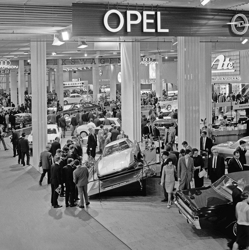 To Opel Experimental Concept στην έκθεση της Φρανκφούρτης το 1965