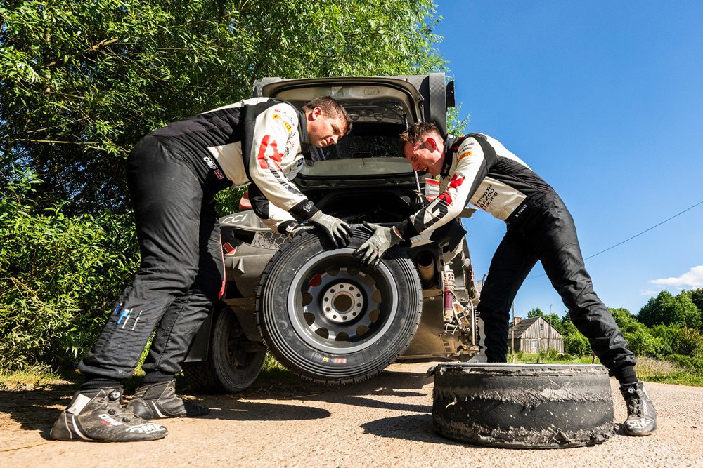 Κλαταρίσματα για τους Έβανς-Μάρτιν που τερμάτισαν δεύτεροι στο WRC της Πολωνίας
