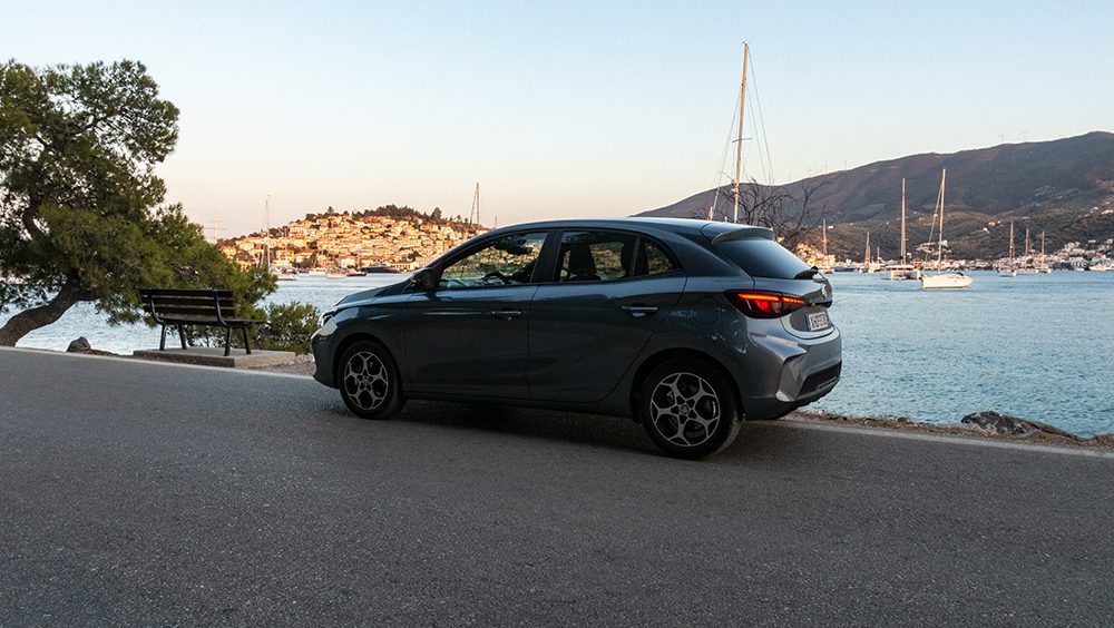 έχει το στυλ του το MG3+hybrid, 