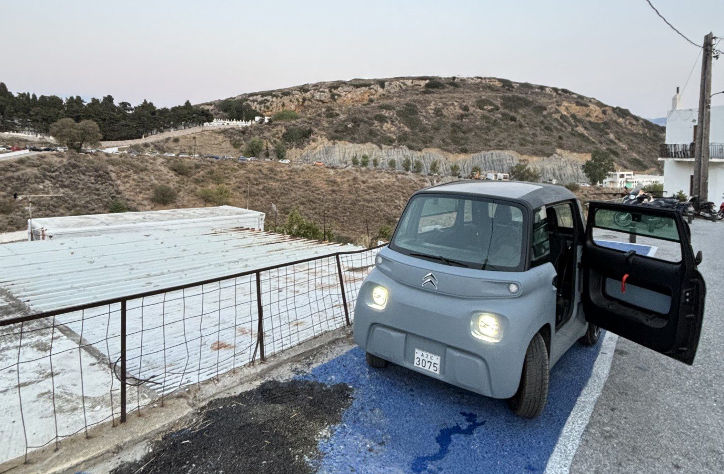 Έτσι ανοίγει η πόρτα του οδηγού στο Citroen Ami