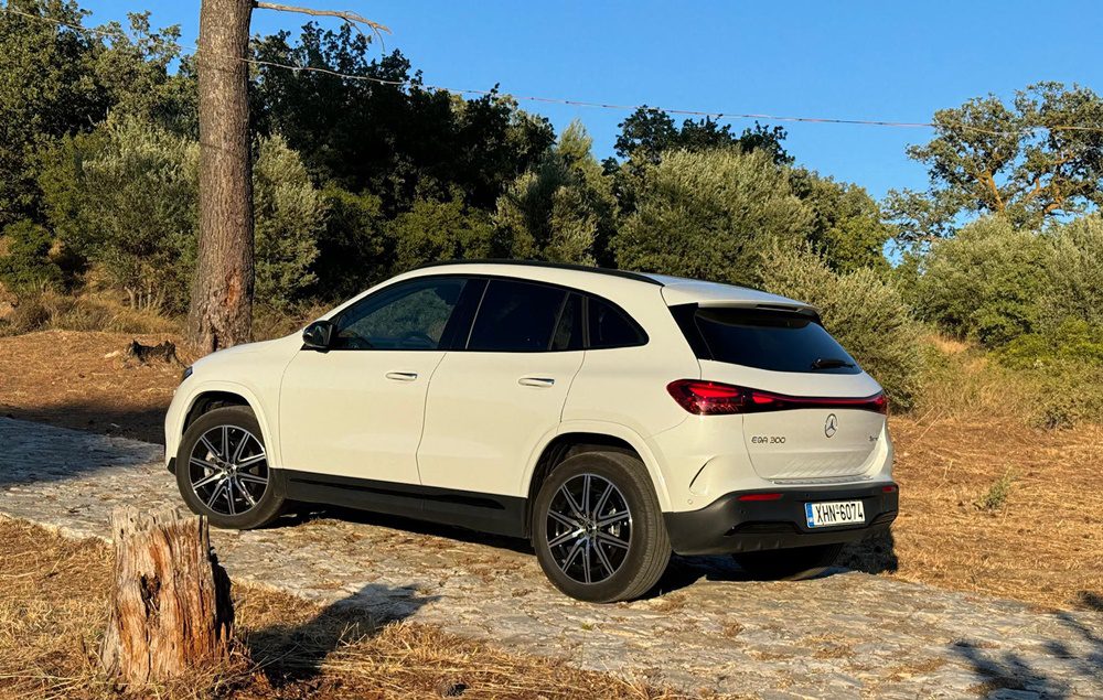 Στα 4.463 χλστ. το μήκος της Mercedes EQA 300 4Matic