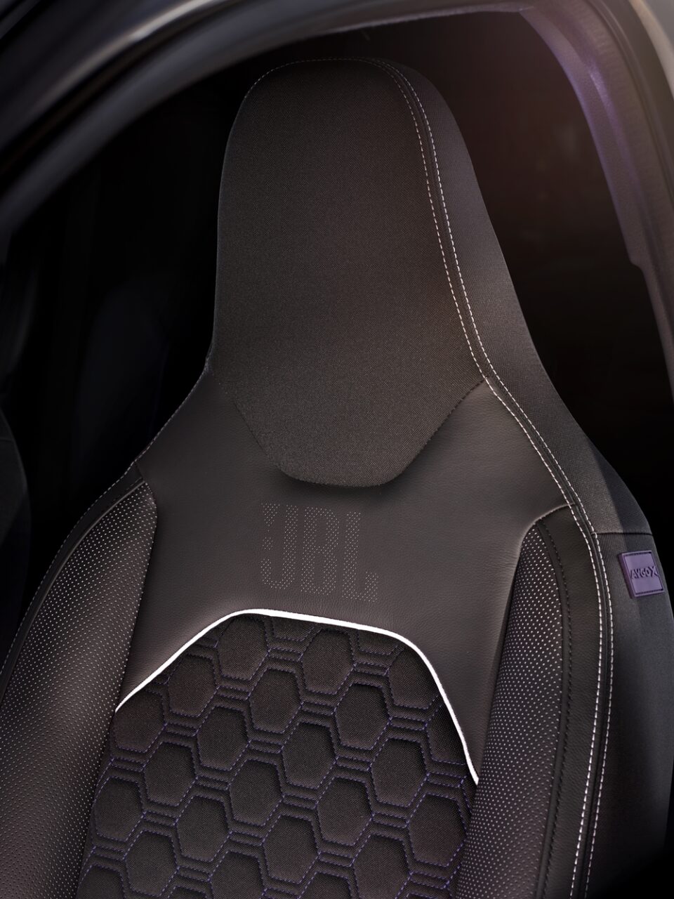 Toyota Aygo X JBL 